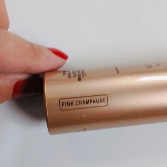 JLO Beauty THAT STAR FILTER COMPLEXION BOOSTER in Pink Champagne - Picture 4 of 4